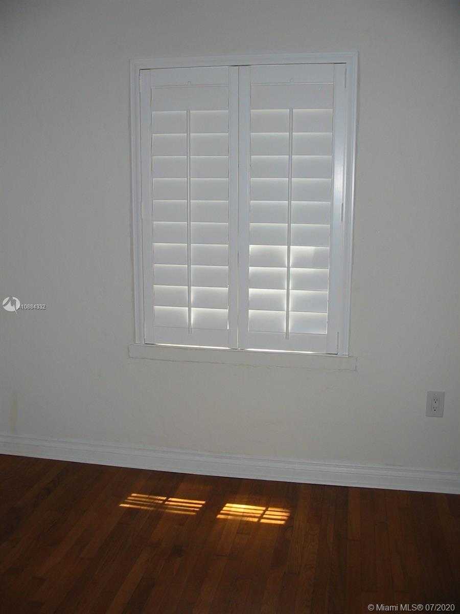 Small Image of 311 ALEDO AVE, Coral Gables Number 16