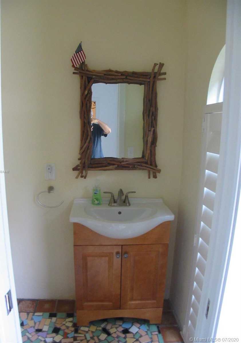 Small Image of 311 ALEDO AVE, Coral Gables Number 20