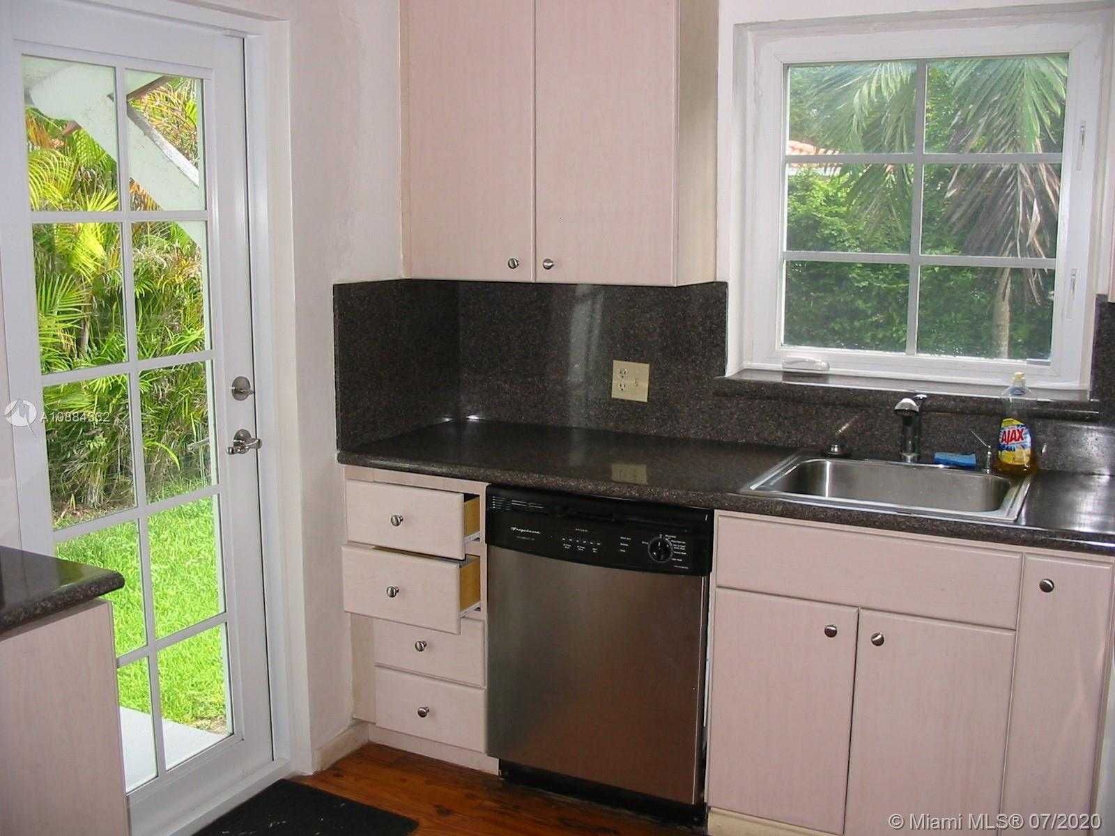 Small Image of 311 ALEDO AVE, Coral Gables Number 21