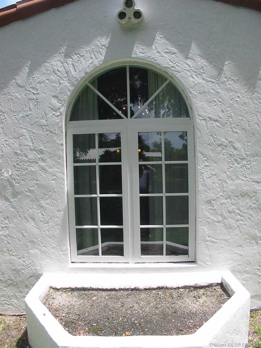 Small Image of 311 ALEDO AVE, Coral Gables Number 4
