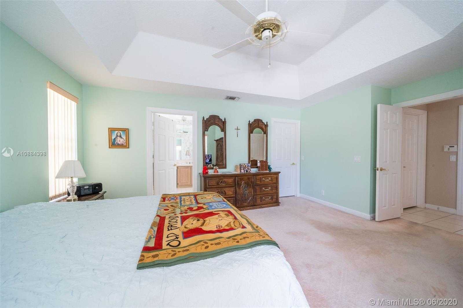 Small Image of 120 STILL LAKE DR, Jupiter Number 23