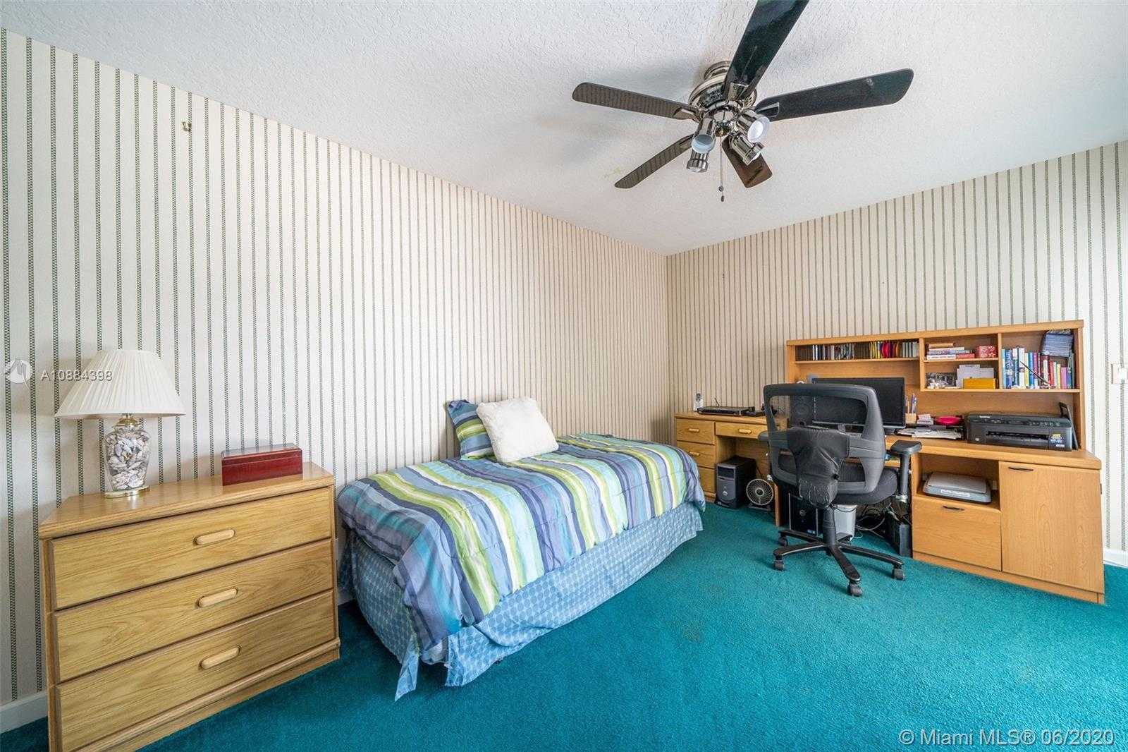 Small Image of 120 STILL LAKE DR, Jupiter Number 28