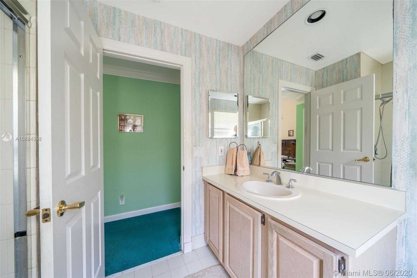 Small Image of 120 STILL LAKE DR, Jupiter Number 31