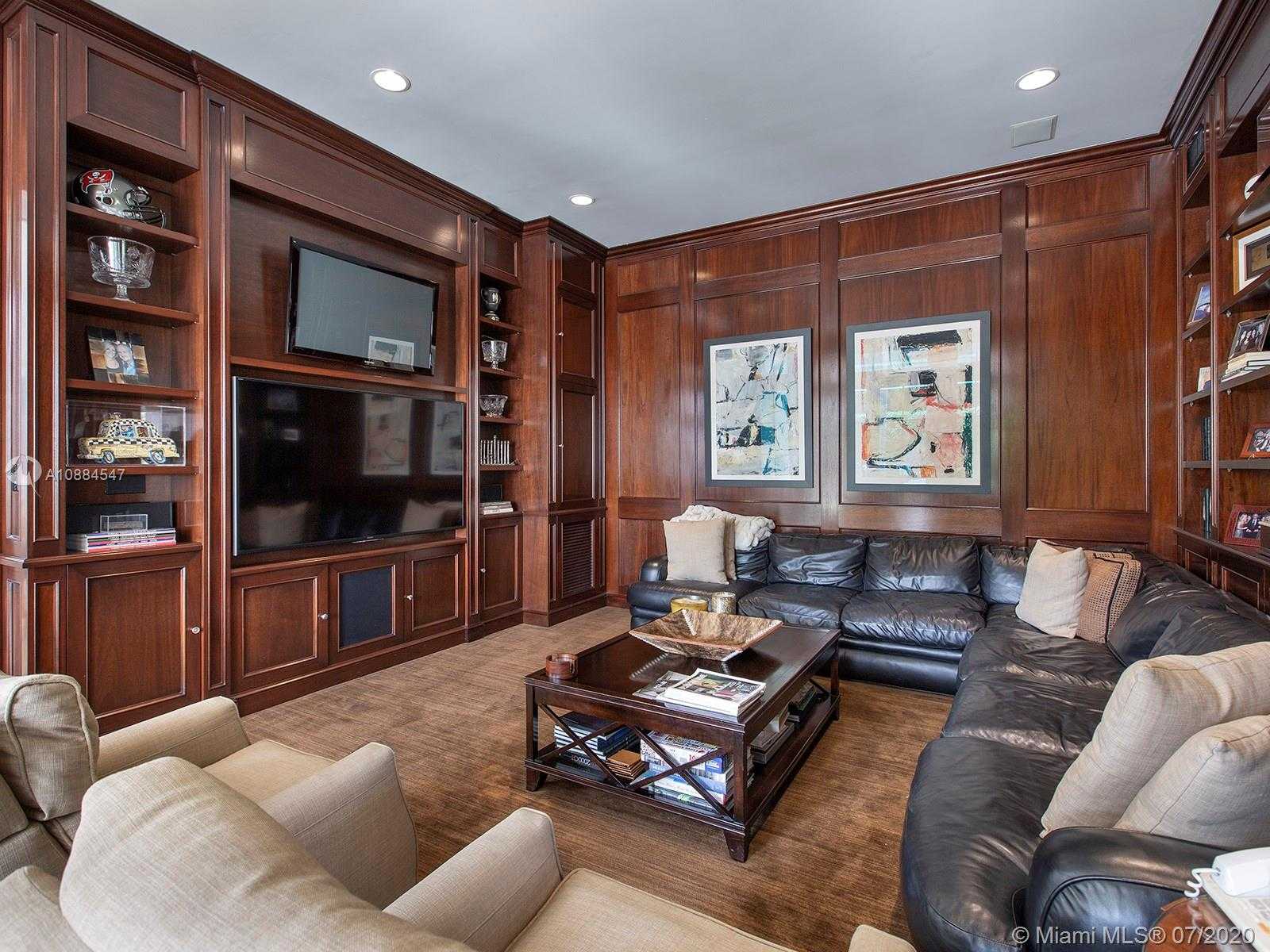 Small Image of 535 CASUARINA CONCOURSE, Coral Gables Number 11