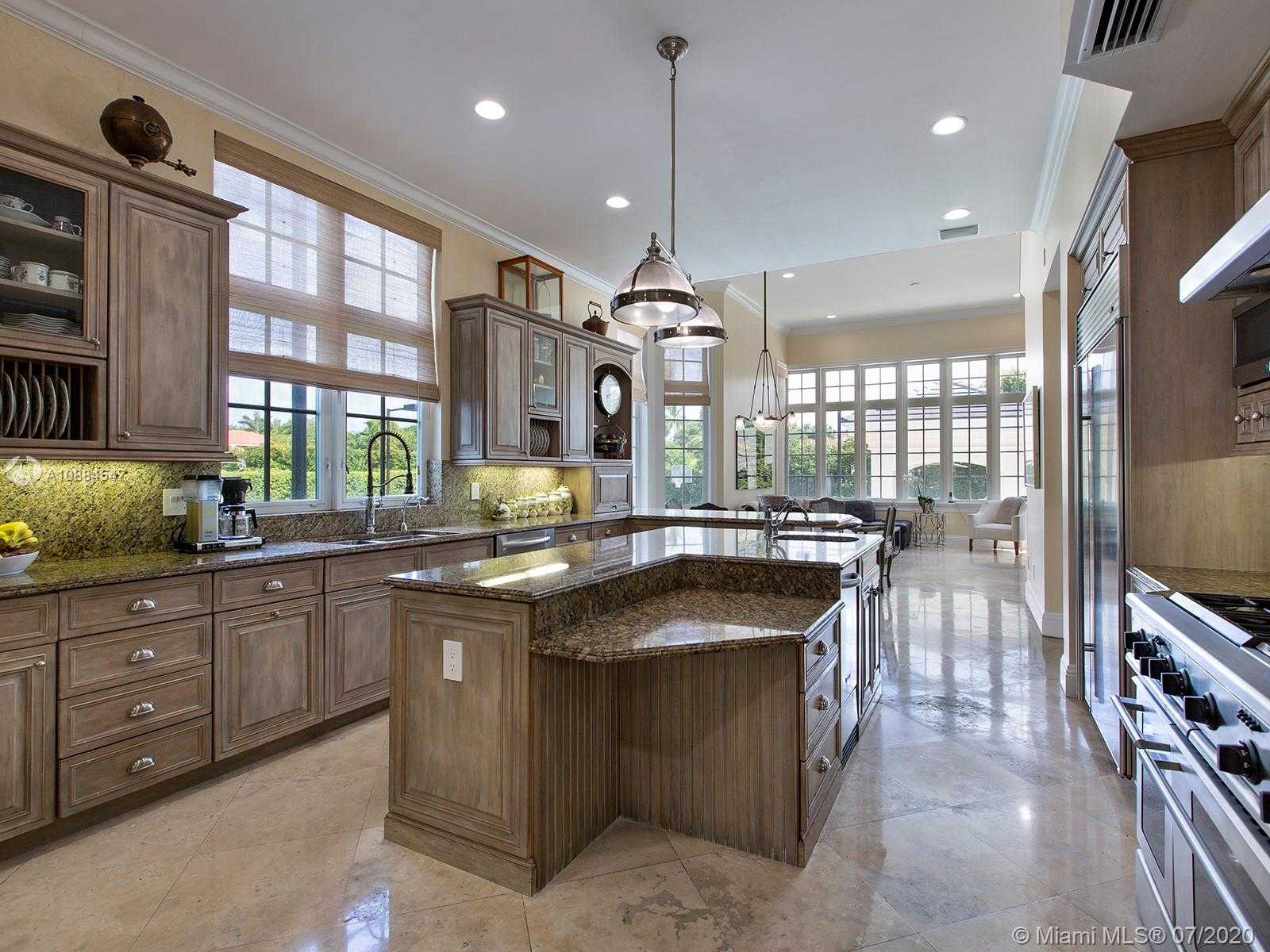 Small Image of 535 CASUARINA CONCOURSE, Coral Gables Number 15