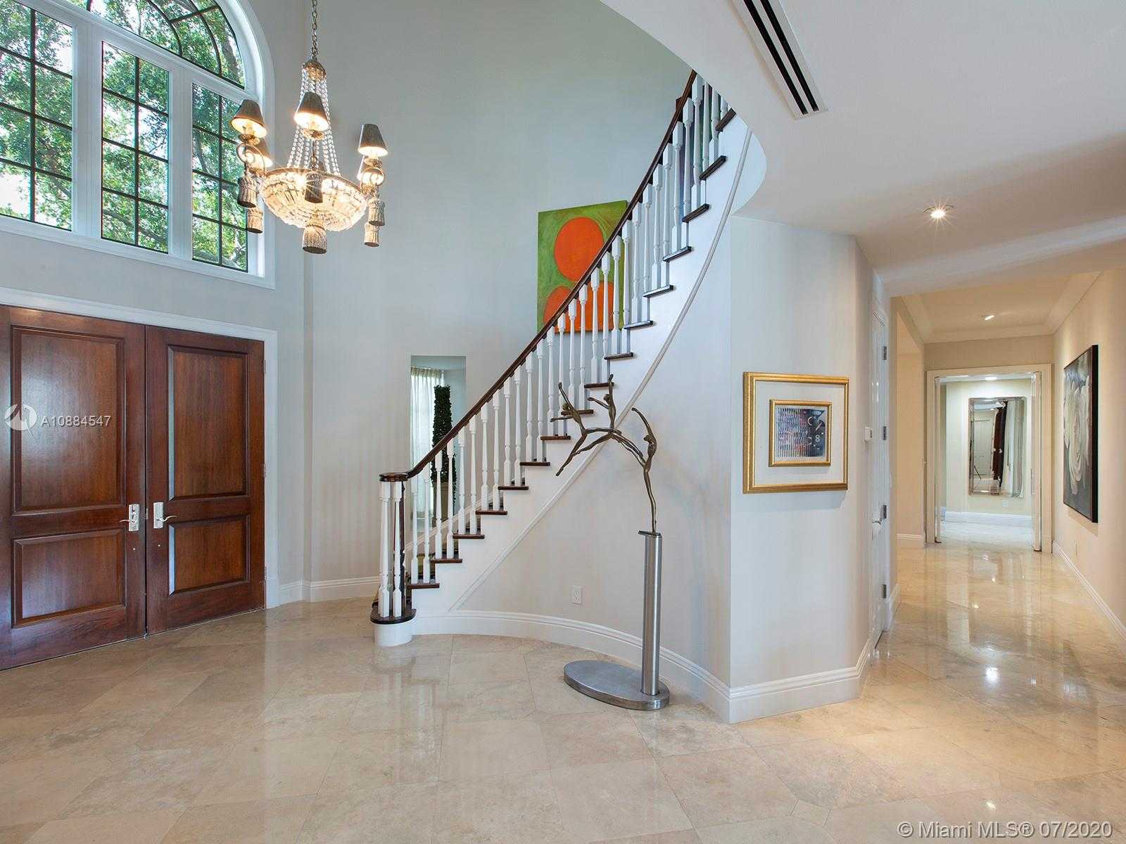Small Image of 535 CASUARINA CONCOURSE, Coral Gables Number 4