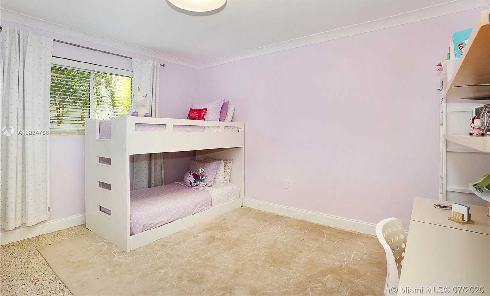 Small Image of 2425 INDIAN MOUND TRL, Coral Gables Number 11
