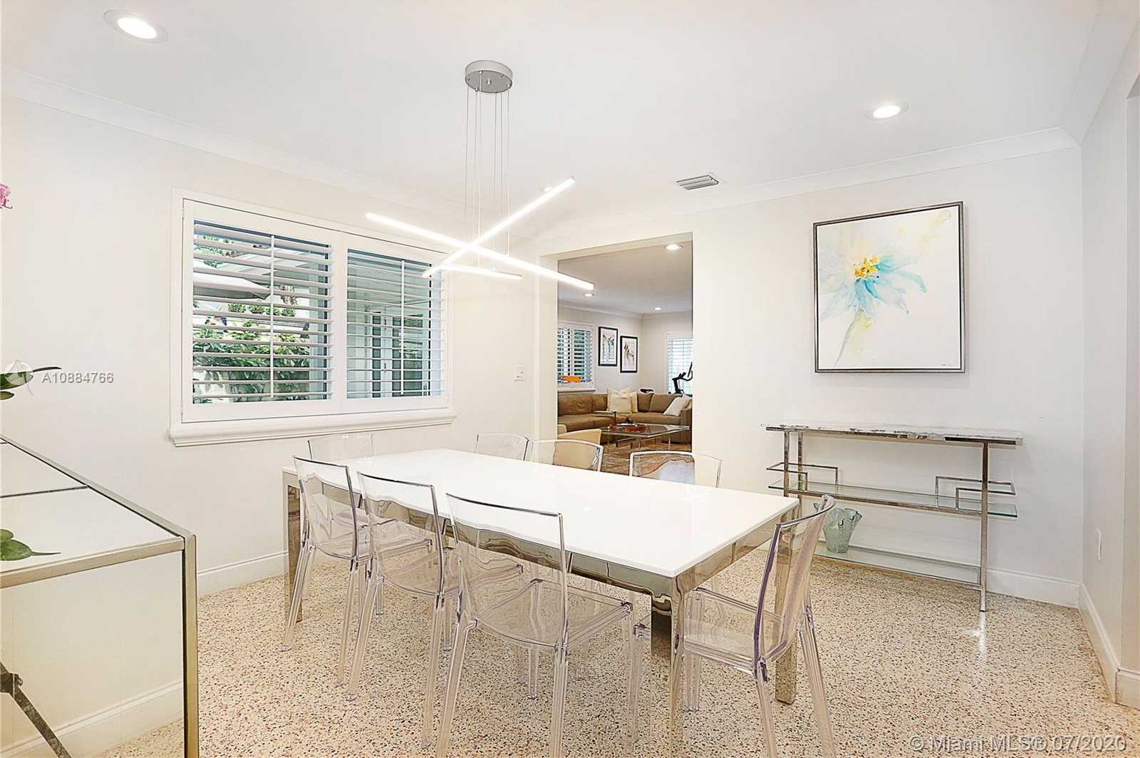Small Image of 2425 INDIAN MOUND TRL, Coral Gables Number 5