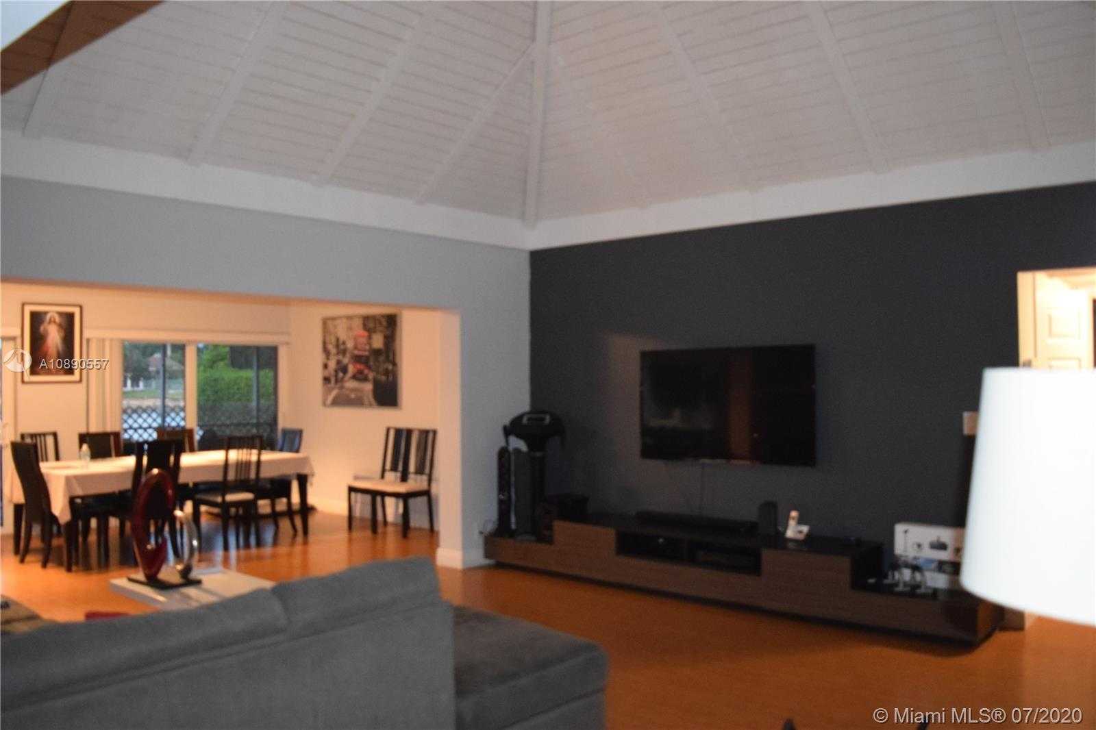 Small Image of 6205 ORCHARD TREE LN, Tamarac Number 11