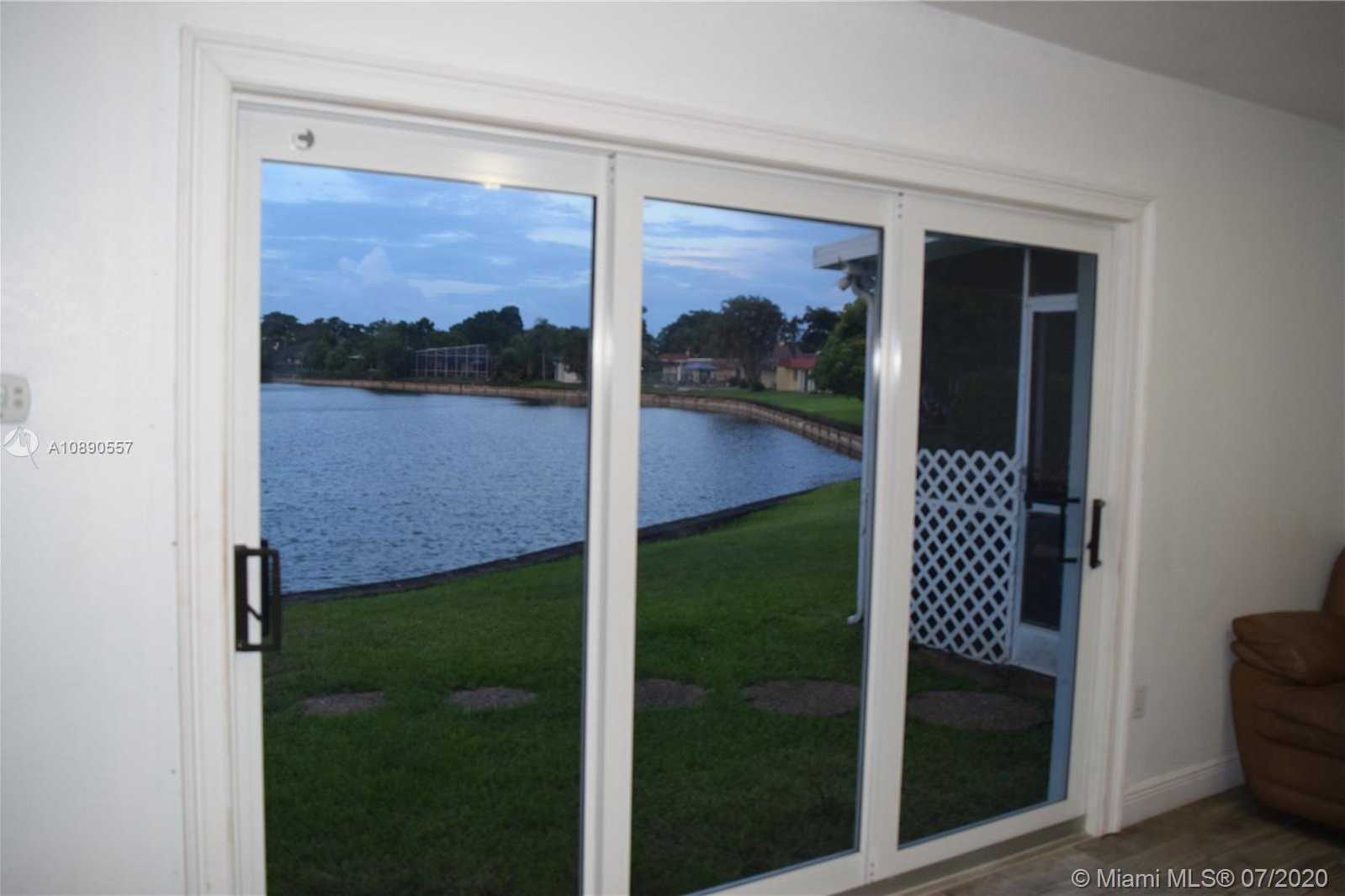 Small Image of 6205 ORCHARD TREE LN, Tamarac Number 2