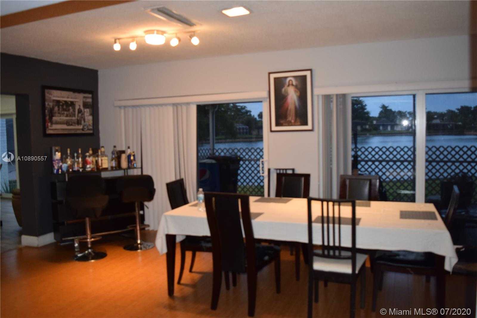 Small Image of 6205 ORCHARD TREE LN, Tamarac Number 51