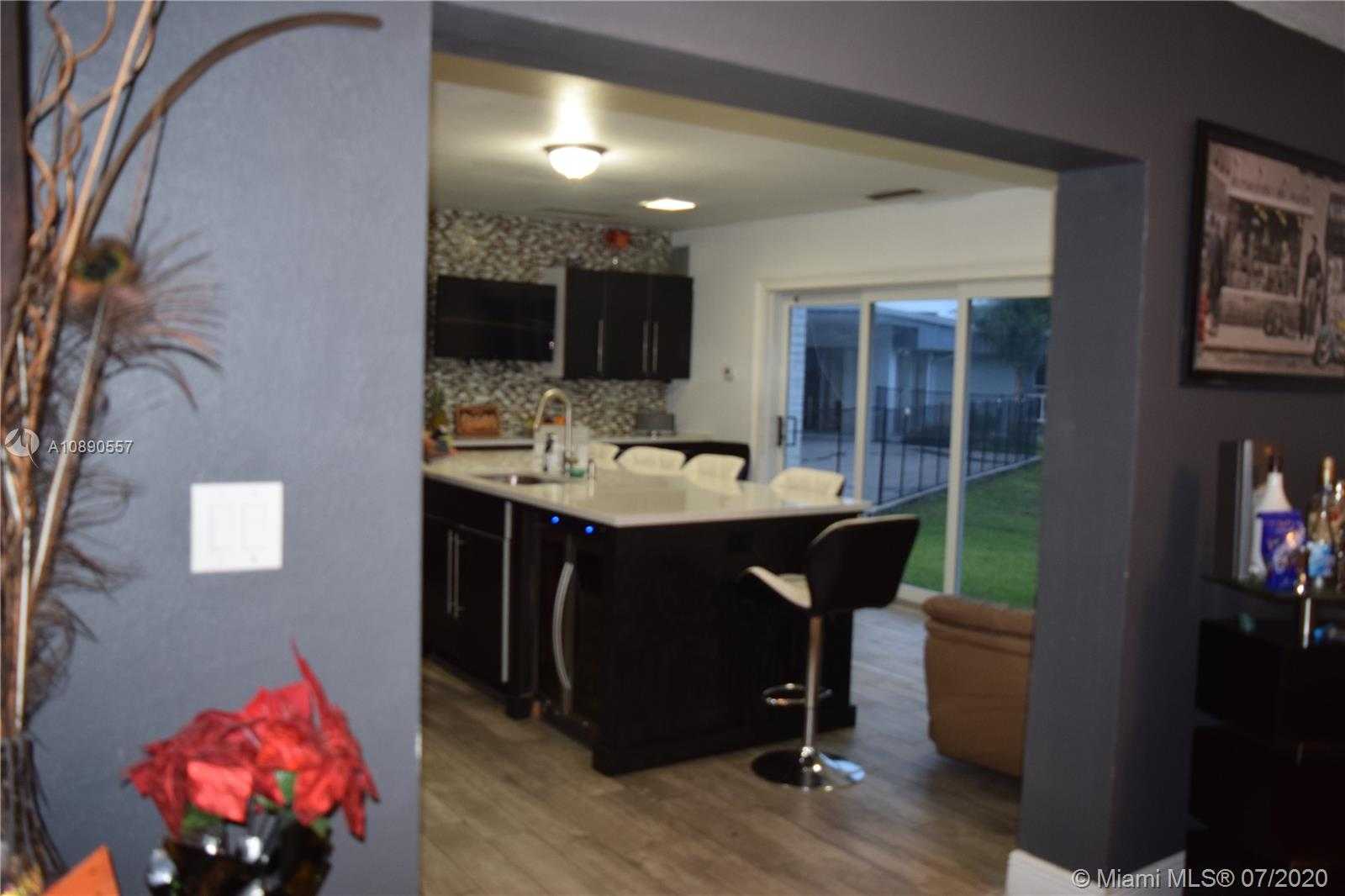 Small Image of 6205 ORCHARD TREE LN, Tamarac Number 54