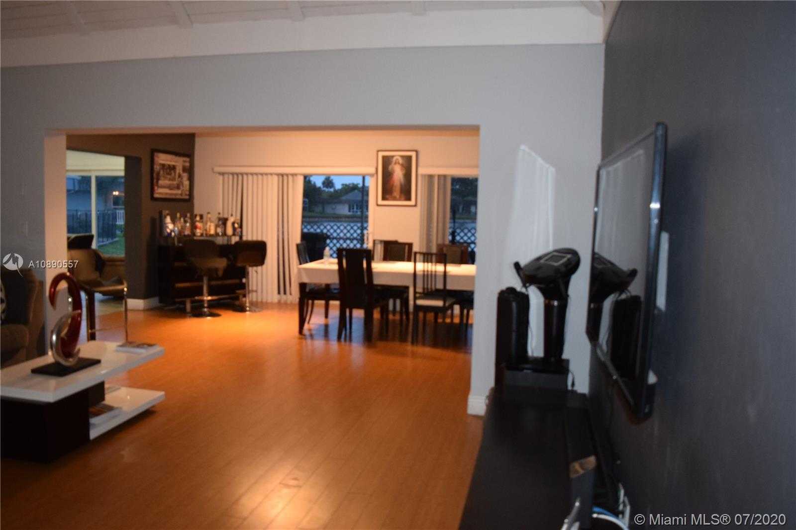 Small Image of 6205 ORCHARD TREE LN, Tamarac Number 56