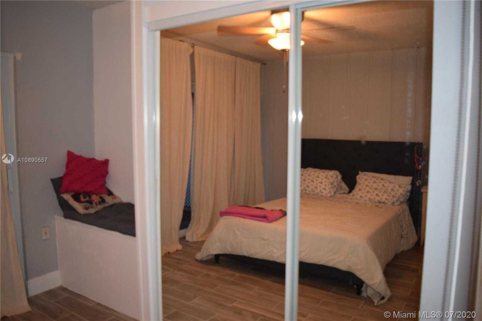 Small Image of 6205 ORCHARD TREE LN, Tamarac Number 57