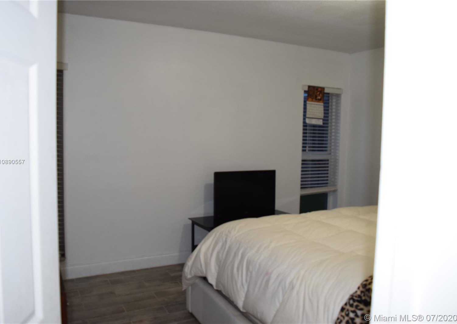 Small Image of 6205 ORCHARD TREE LN, Tamarac Number 59