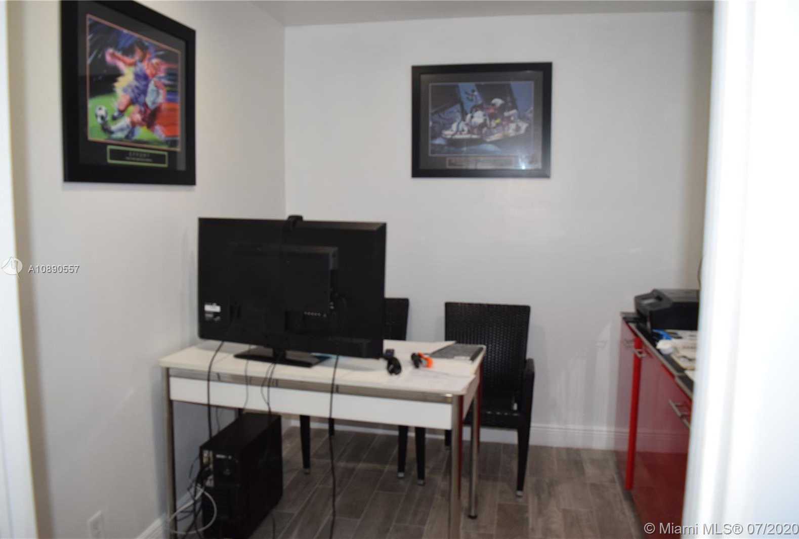 Small Image of 6205 ORCHARD TREE LN, Tamarac Number 62