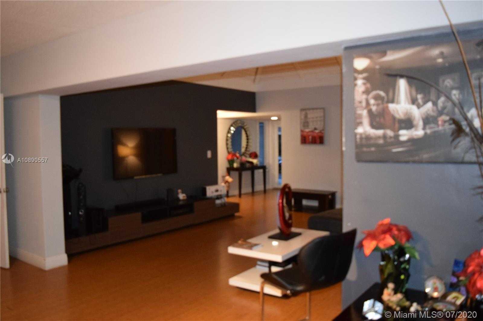 Small Image of 6205 ORCHARD TREE LN, Tamarac Number 63