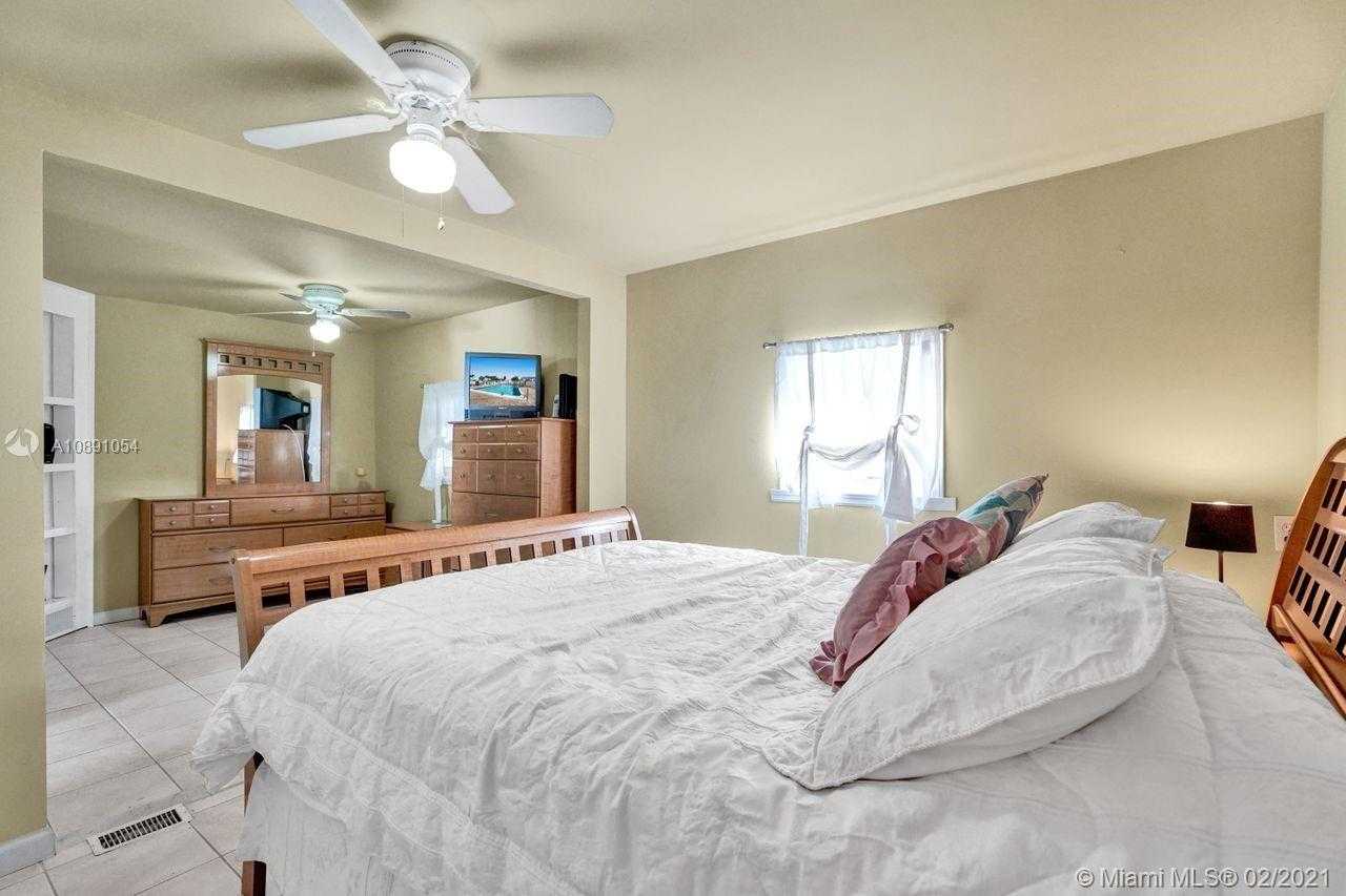 Small Image of 5170 SOUTH WEST 26TH CT, Pembroke Park Number 10
