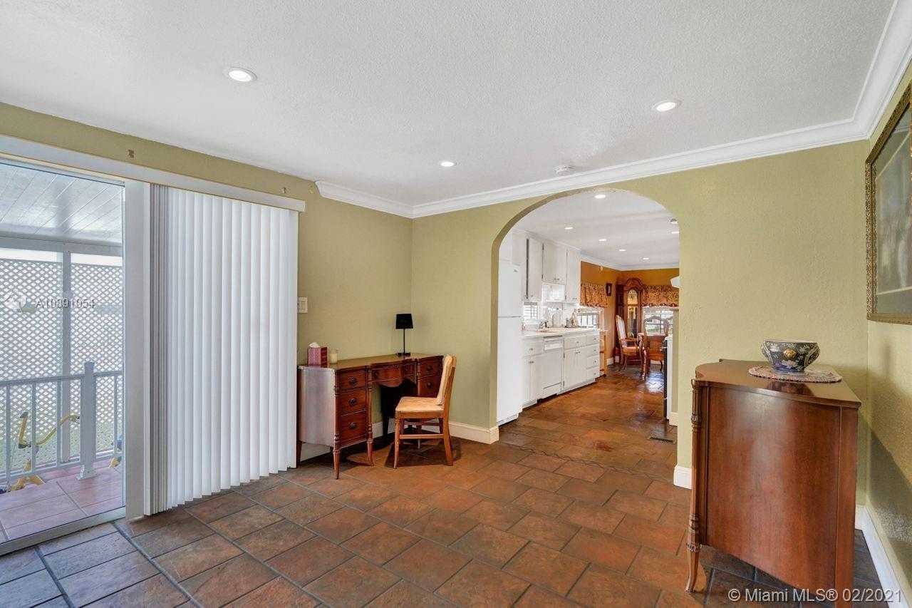 Small Image of 5170 SOUTH WEST 26TH CT, Pembroke Park Number 15
