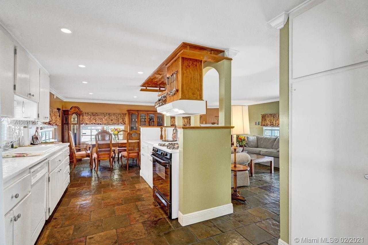 Small Image of 5170 SOUTH WEST 26TH CT, Pembroke Park Number 19
