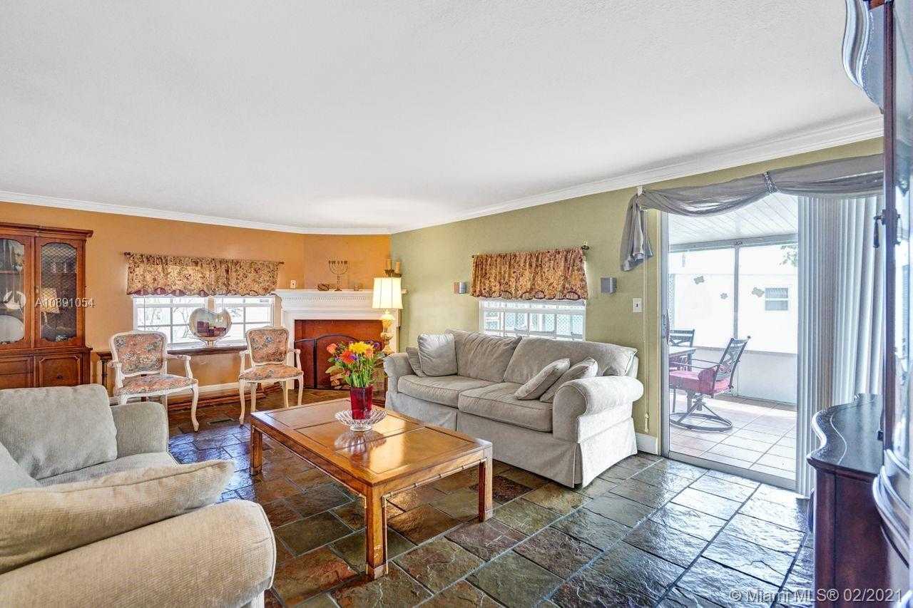 Small Image of 5170 SOUTH WEST 26TH CT, Pembroke Park Number 27