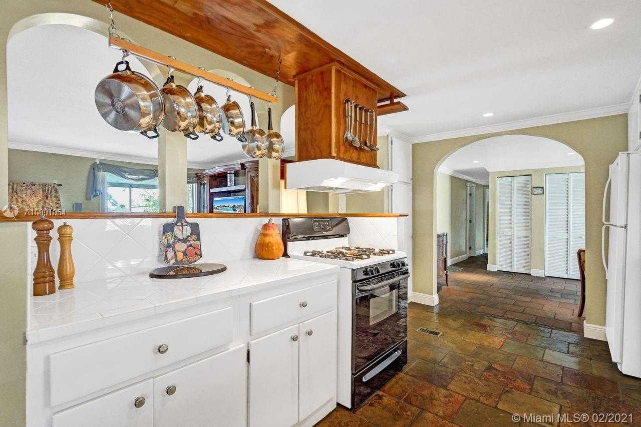 Small Image of 5170 SOUTH WEST 26TH CT, Pembroke Park Number 28
