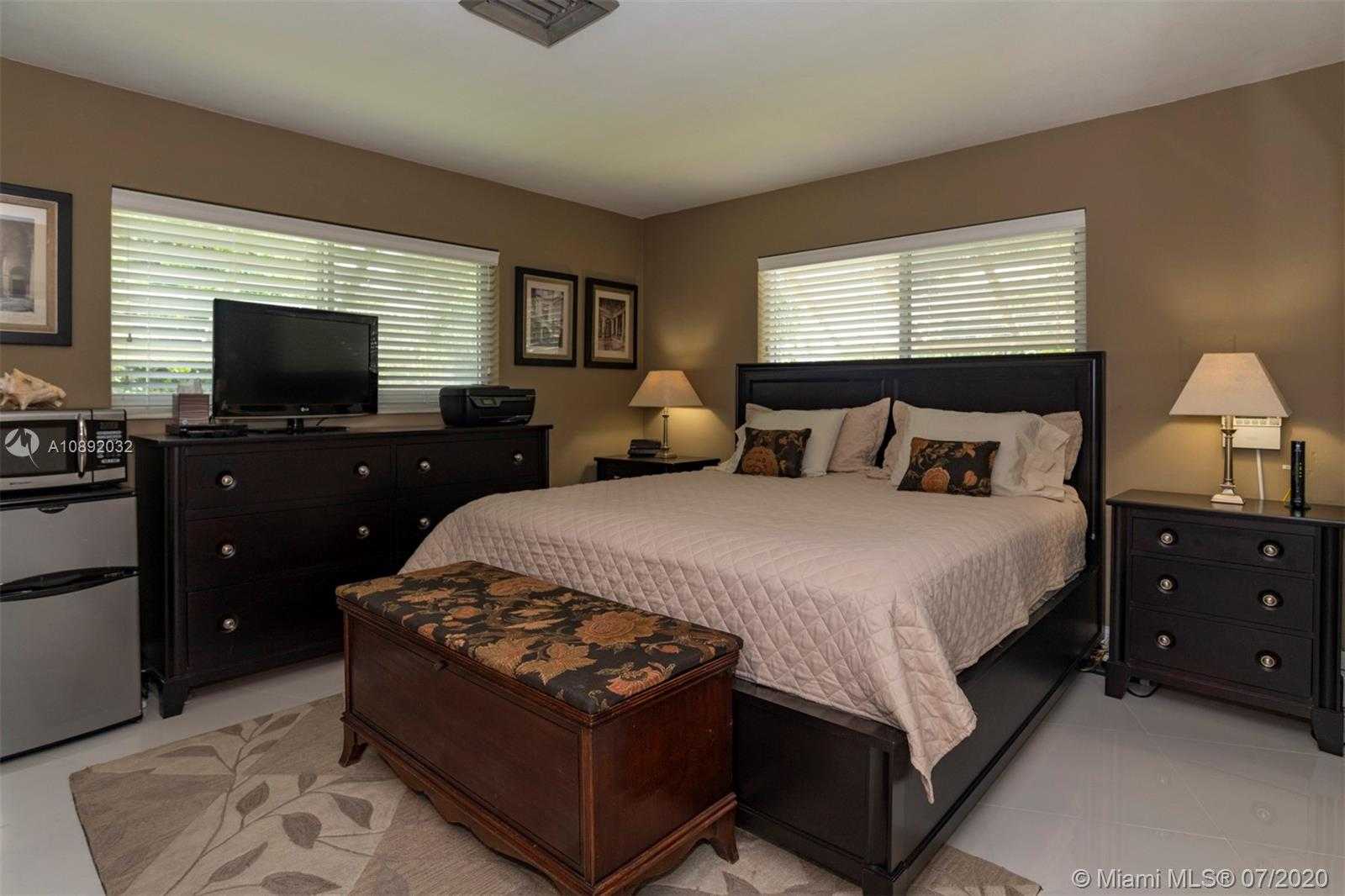 Small Image of 2319 NORTH EAST 15TH TER, Wilton Manors Number 19
