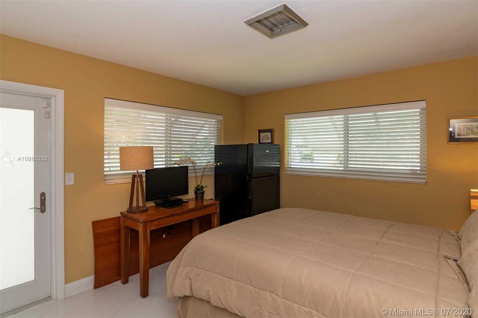 Small Image of 2319 NORTH EAST 15TH TER, Wilton Manors Number 21