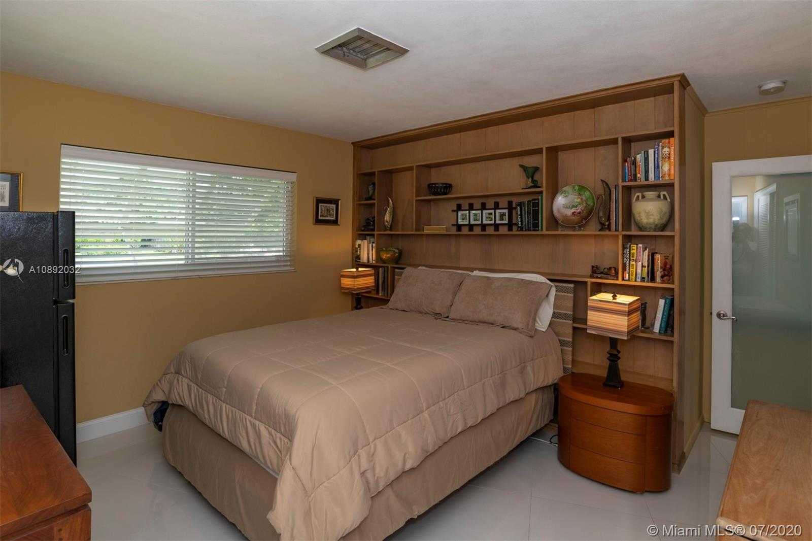 Small Image of 2319 NORTH EAST 15TH TER, Wilton Manors Number 22