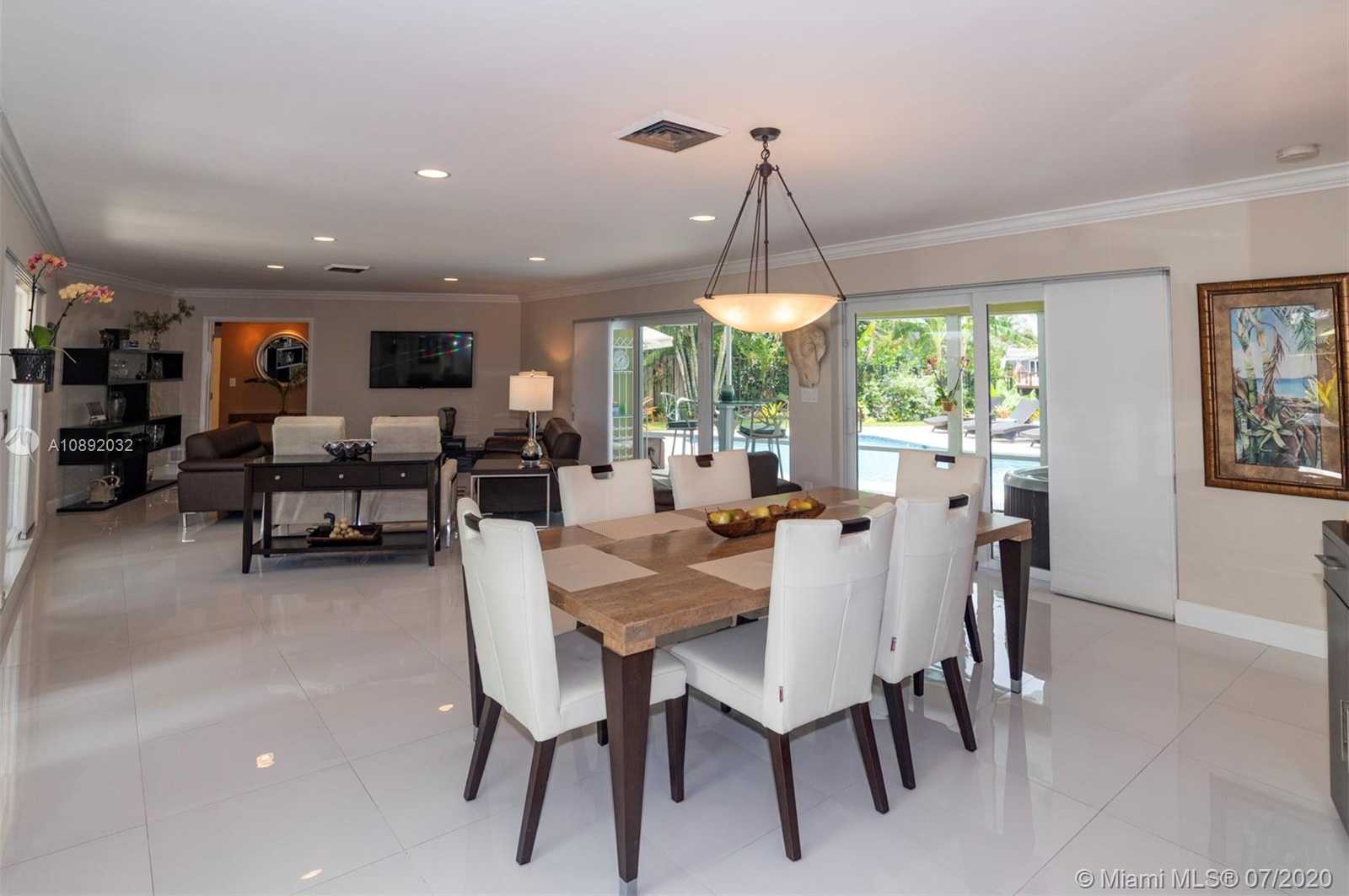 Small Image of 2319 NORTH EAST 15TH TER, Wilton Manors Number 34
