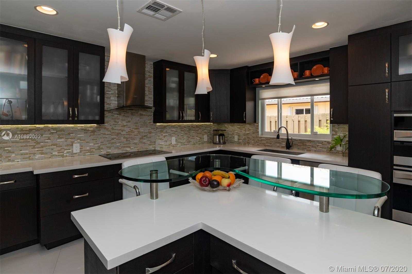 Small Image of 2319 NORTH EAST 15TH TER, Wilton Manors Number 39