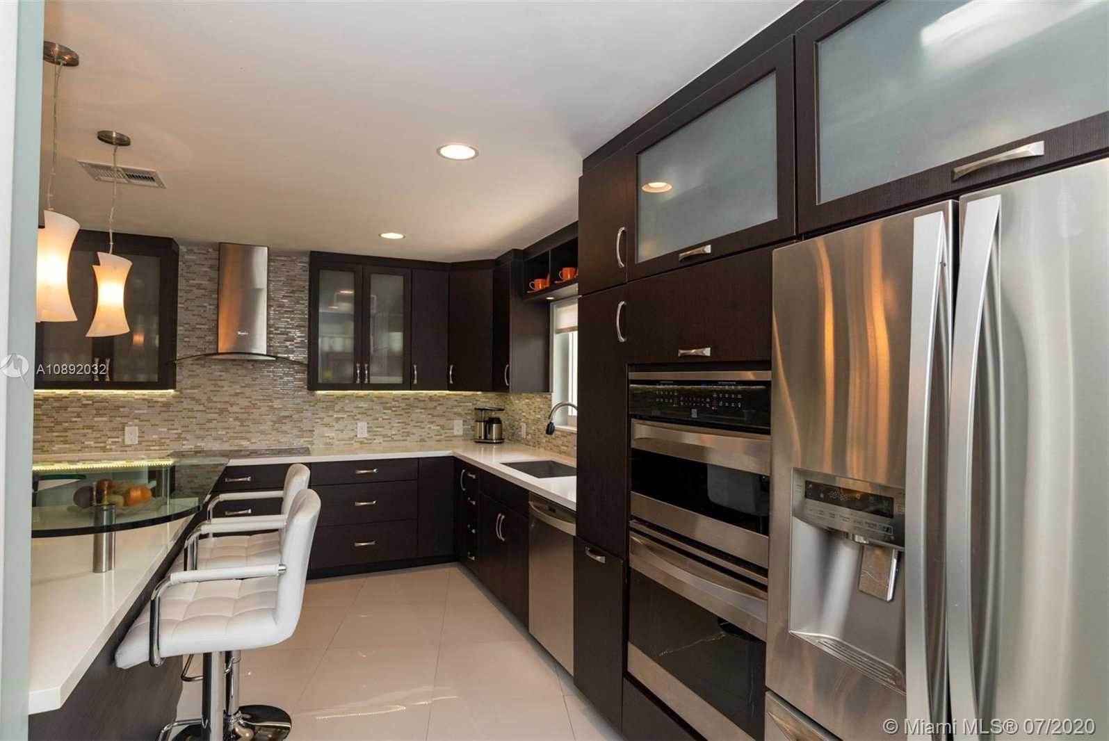 Small Image of 2319 NORTH EAST 15TH TER, Wilton Manors Number 41