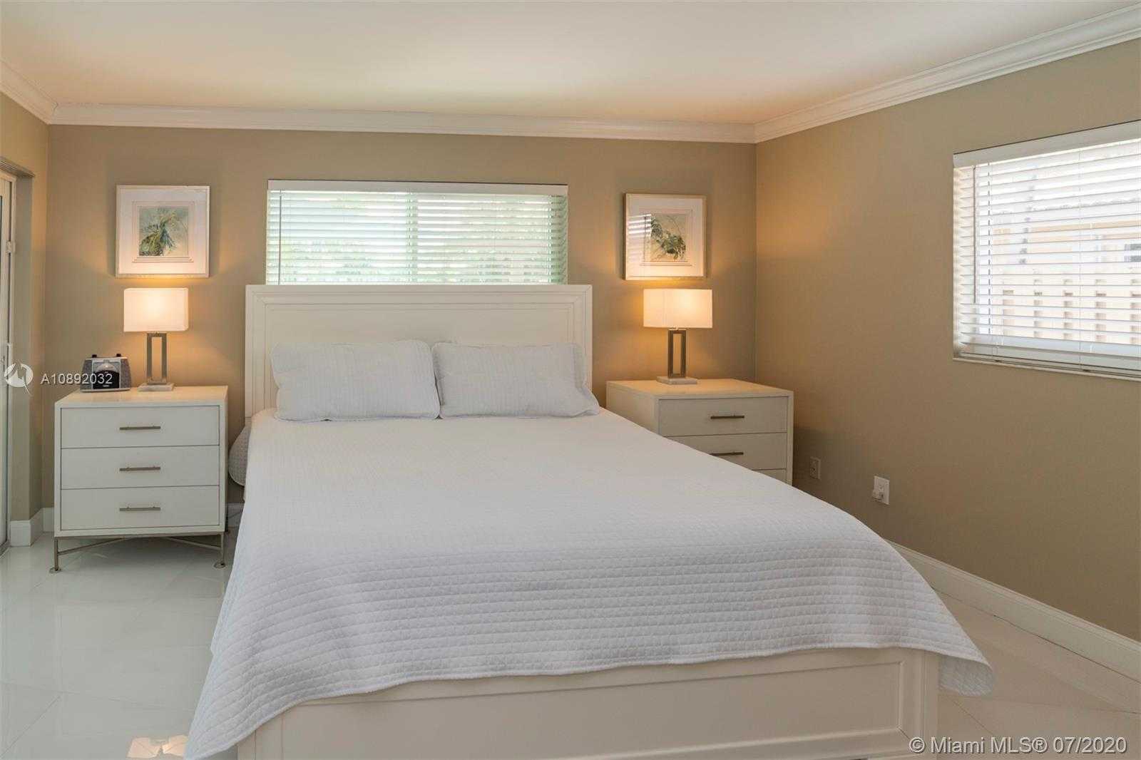 Small Image of 2319 NORTH EAST 15TH TER, Wilton Manors Number 44