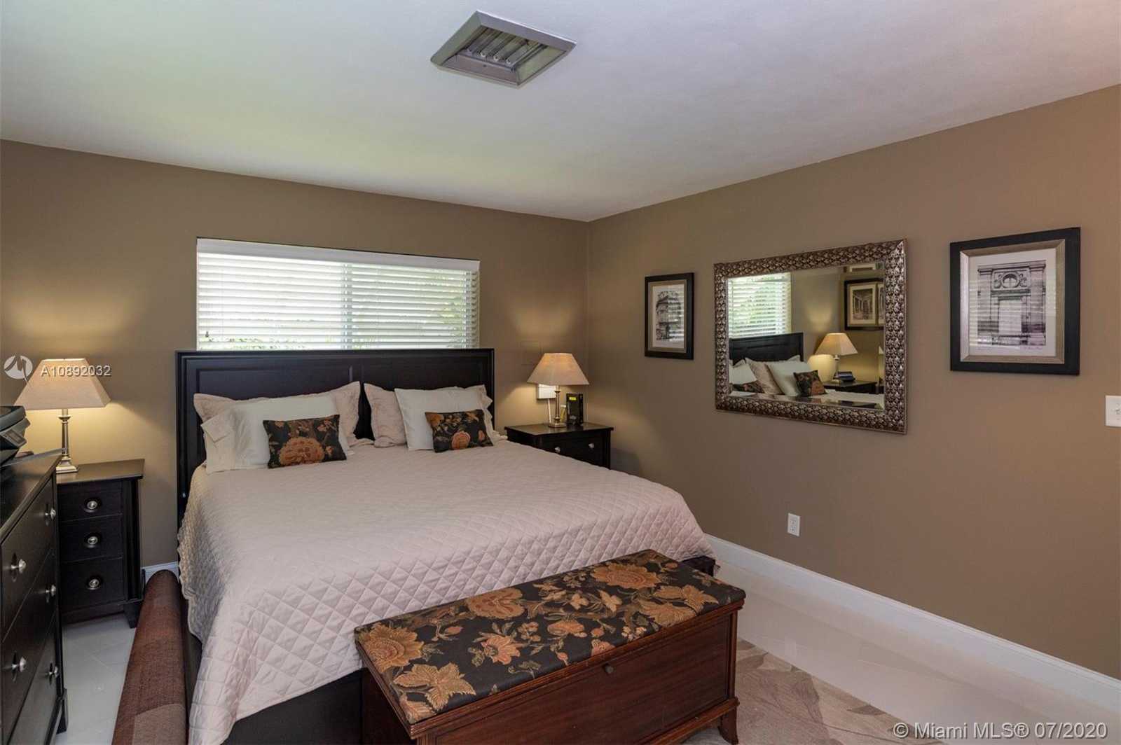 Small Image of 2319 NORTH EAST 15TH TER, Wilton Manors Number 49