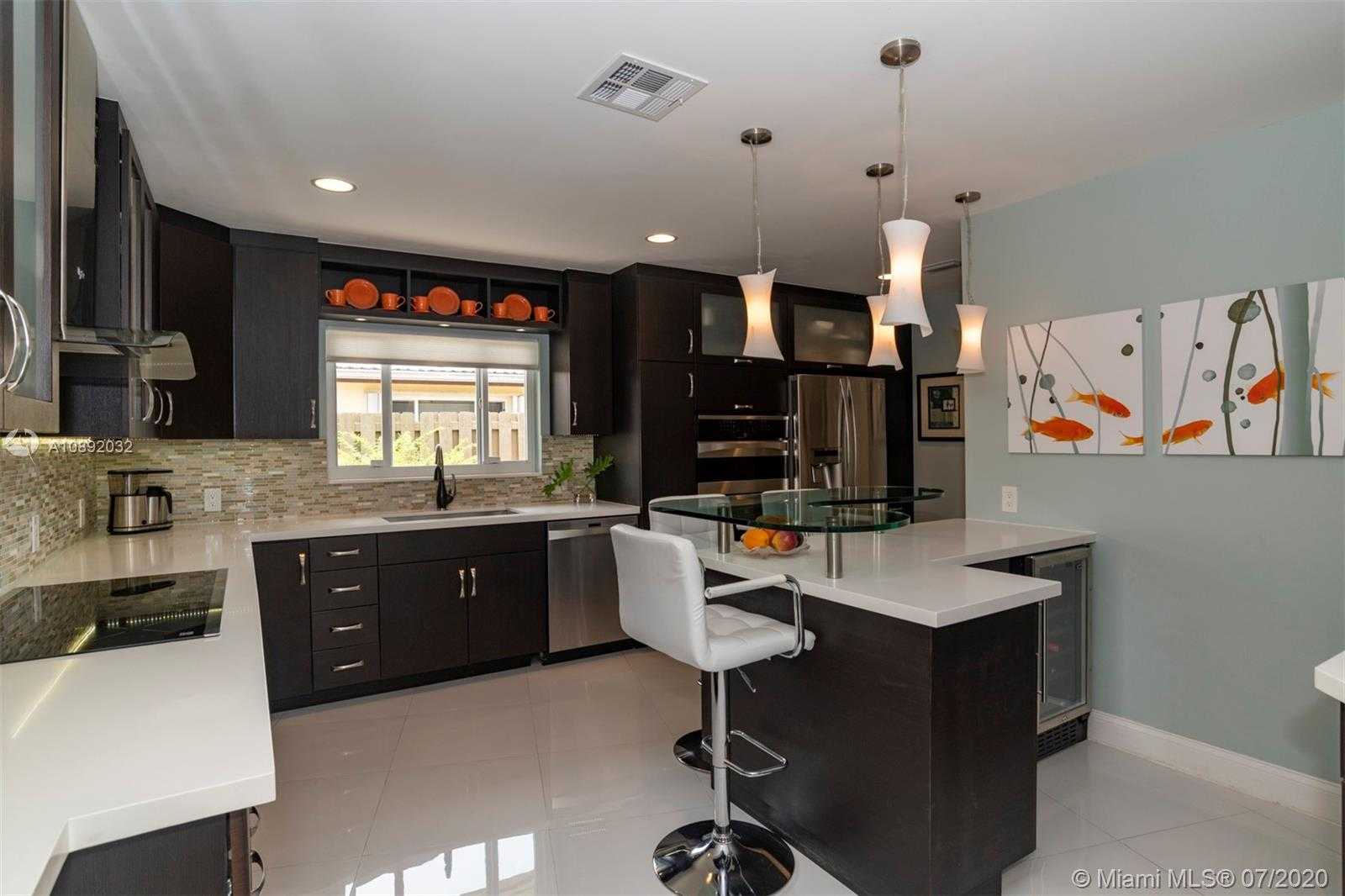 Small Image of 2319 NORTH EAST 15TH TER, Wilton Manors Number 8
