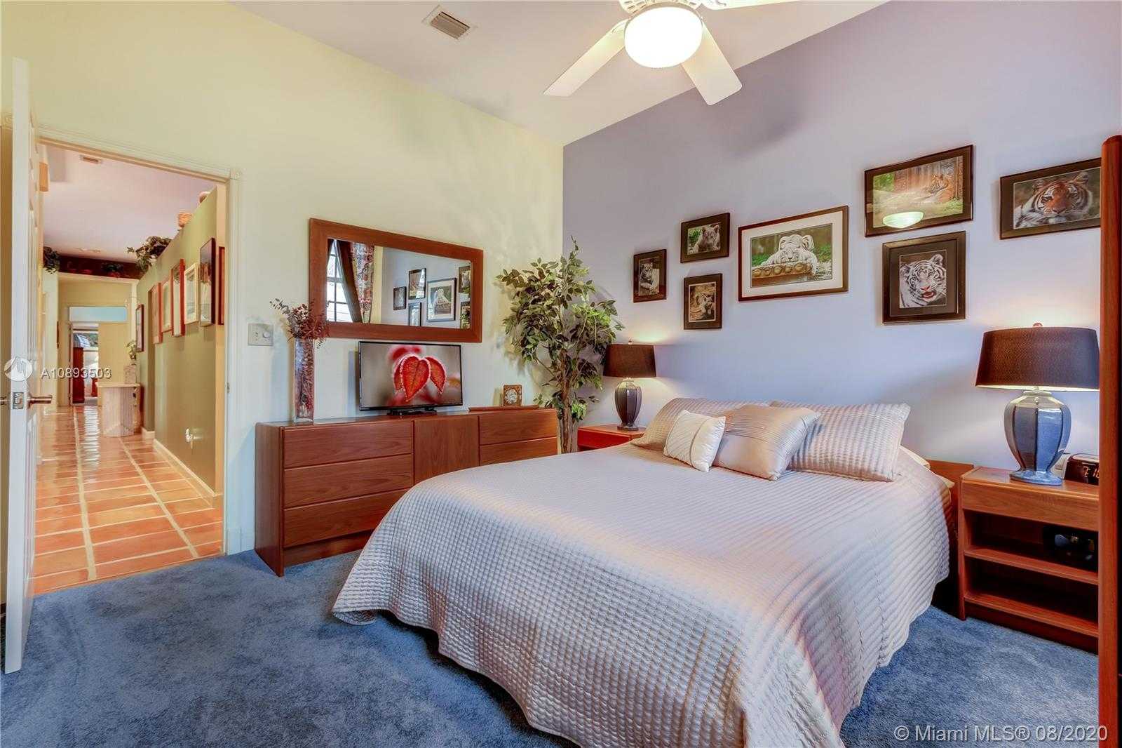 Small Image of 13625 SOUTH WEST 111TH CT, Miami Number 19