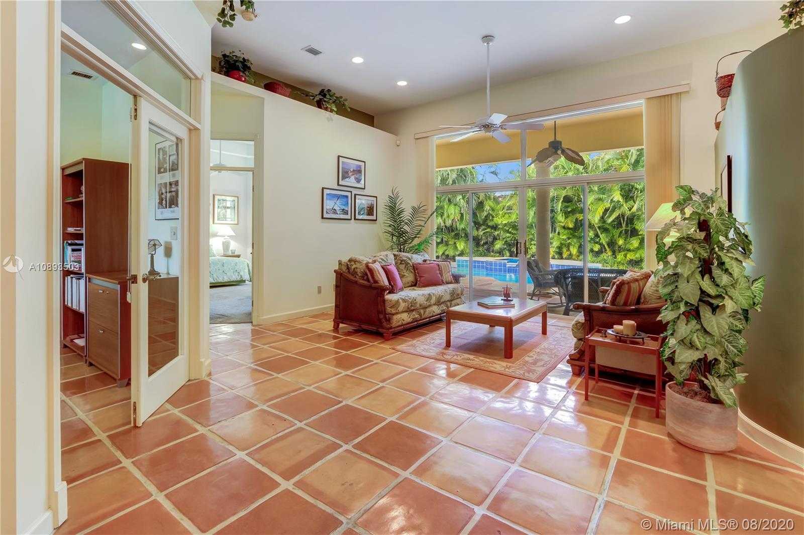 Small Image of 13625 SOUTH WEST 111TH CT, Miami Number 4