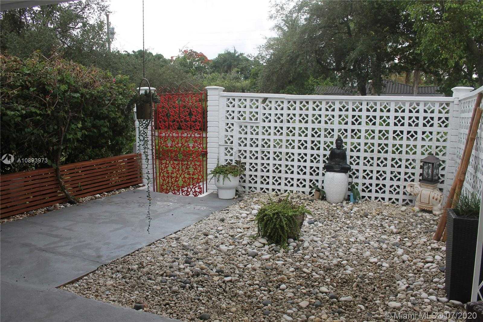 Small Image of 601 NORTH EAST 117TH ST, Biscayne Park Number 11