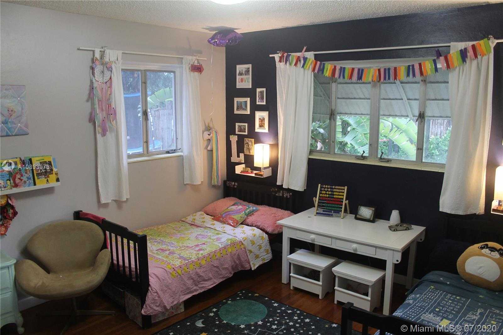 Small Image of 601 NORTH EAST 117TH ST, Biscayne Park Number 16