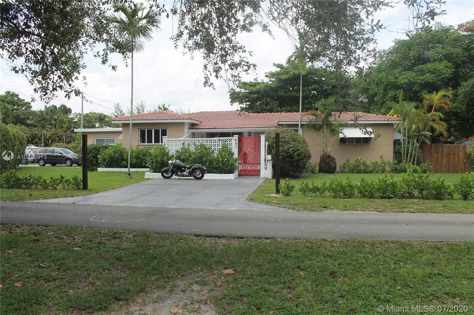 Small Image of 601 NORTH EAST 117TH ST, Biscayne Park Number 2