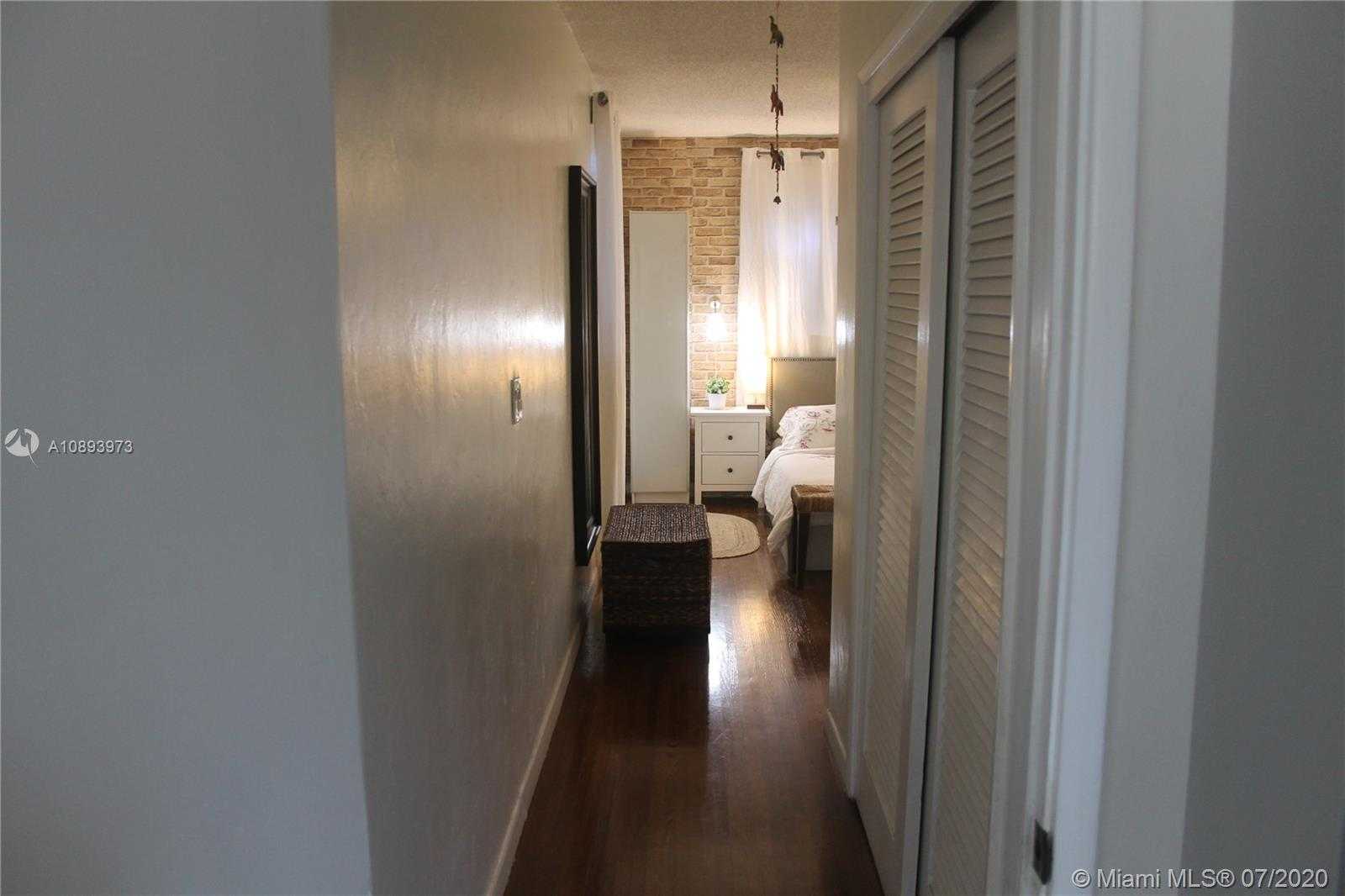 Small Image of 601 NORTH EAST 117TH ST, Biscayne Park Number 22