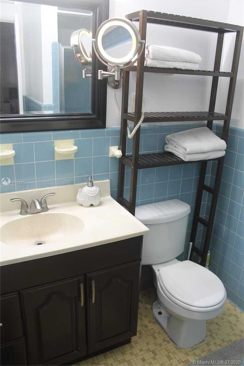 Small Image of 601 NORTH EAST 117TH ST, Biscayne Park Number 27