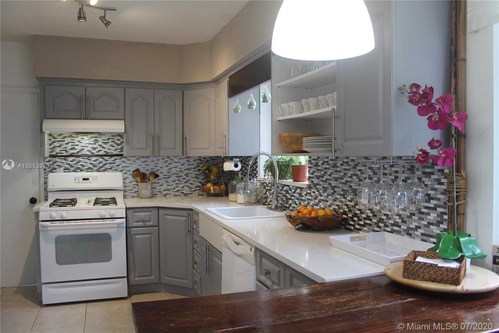Small Image of 601 NORTH EAST 117TH ST, Biscayne Park Number 34