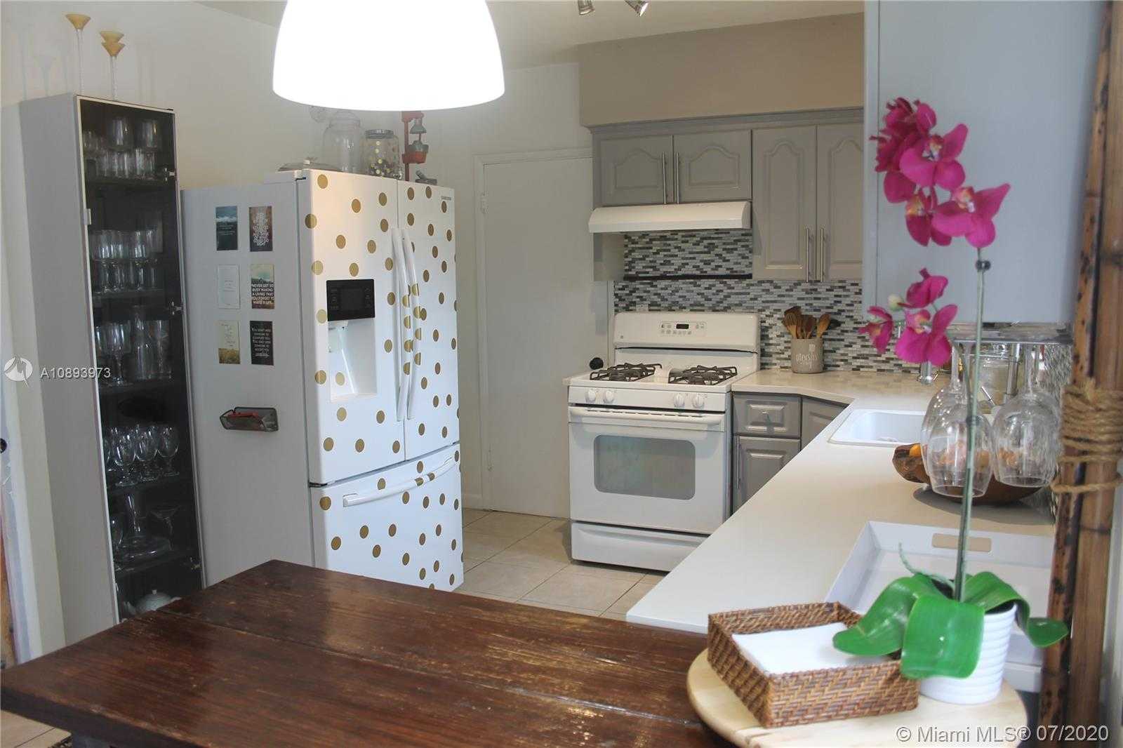 Small Image of 601 NORTH EAST 117TH ST, Biscayne Park Number 35