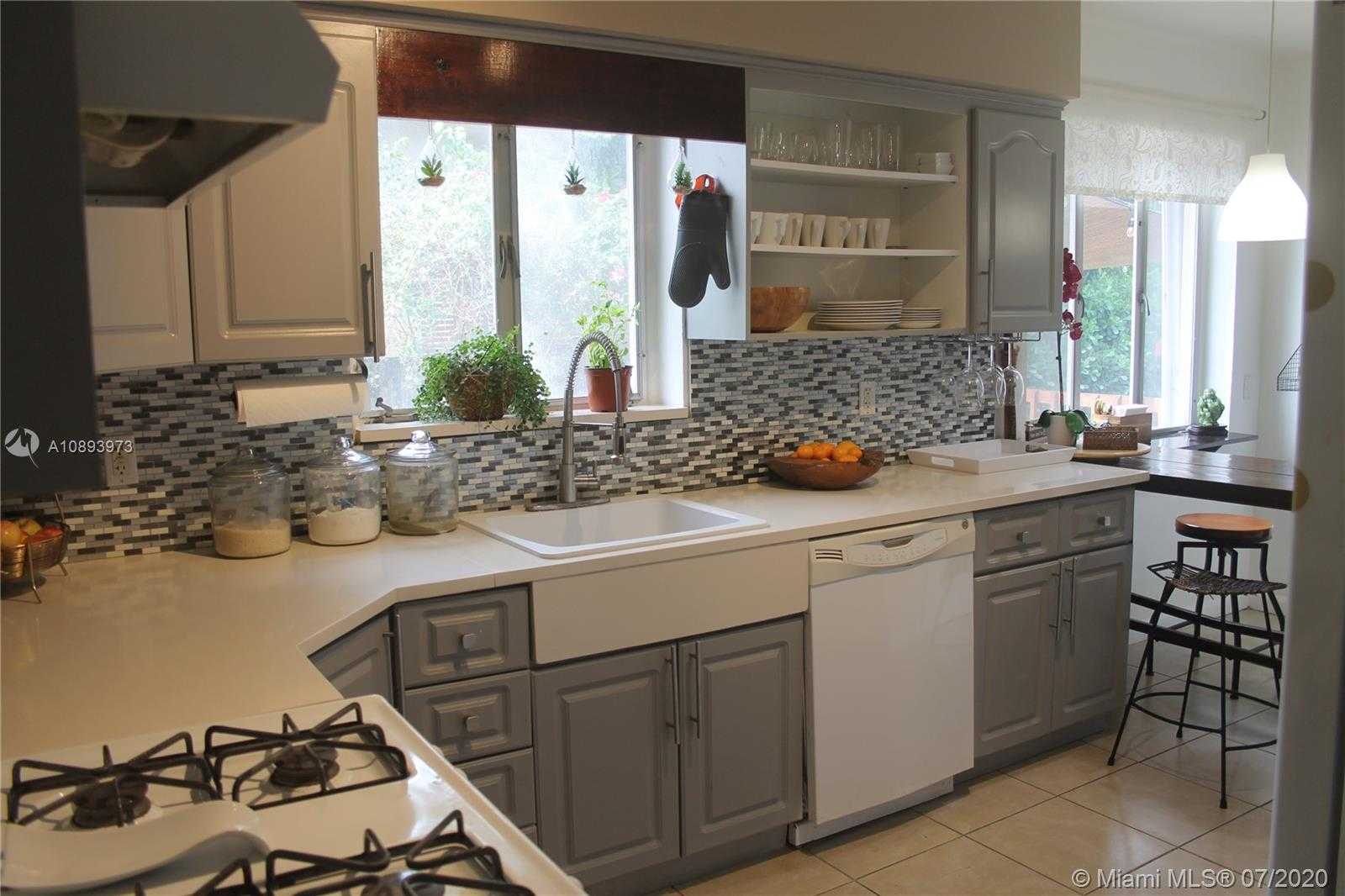 Small Image of 601 NORTH EAST 117TH ST, Biscayne Park Number 36