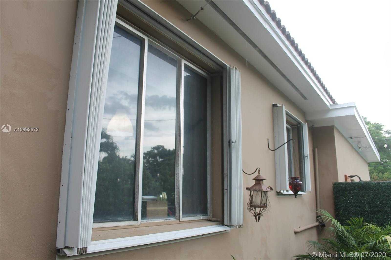 Small Image of 601 NORTH EAST 117TH ST, Biscayne Park Number 53