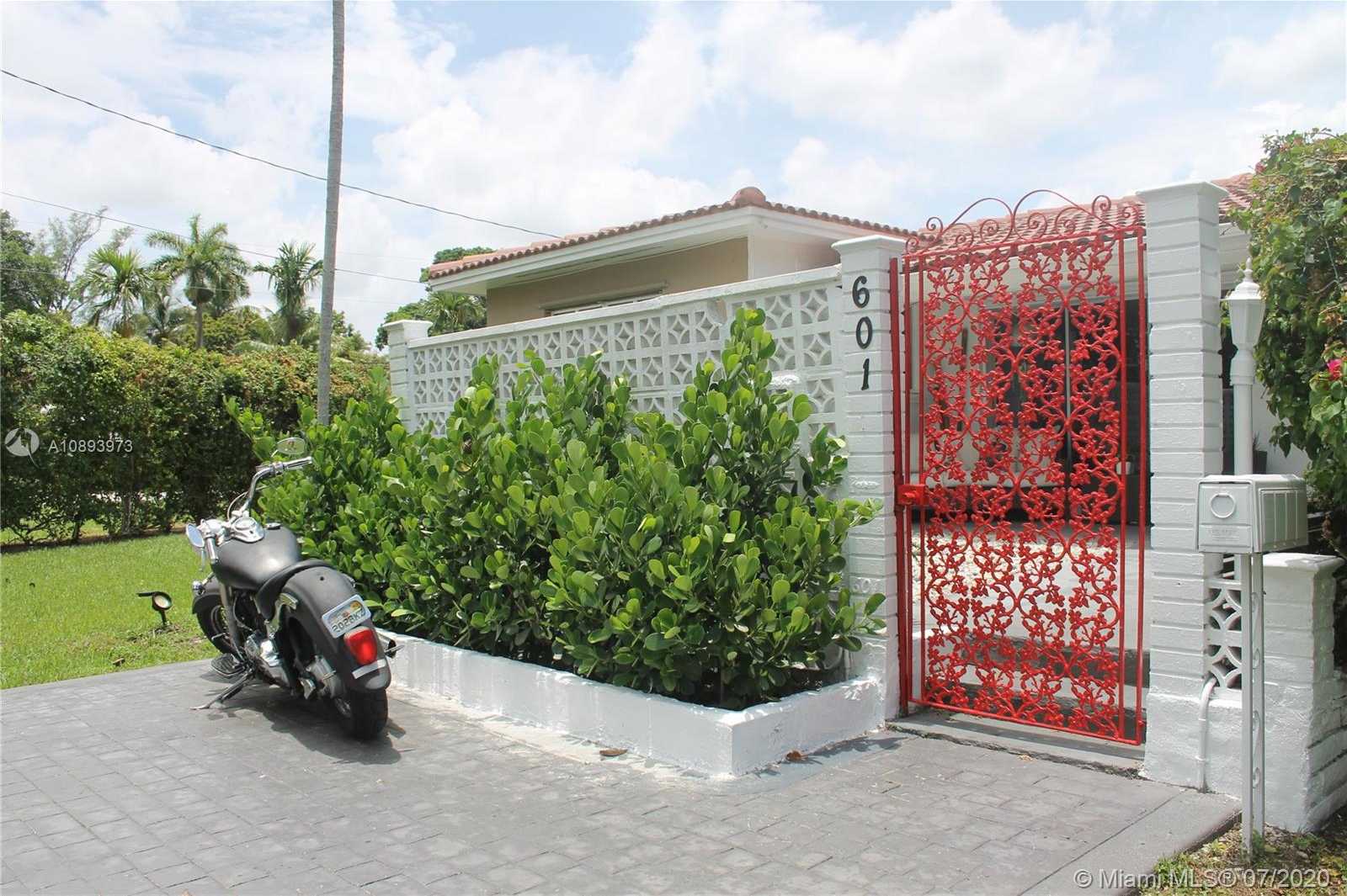 Small Image of 601 NORTH EAST 117TH ST, Biscayne Park Number 8