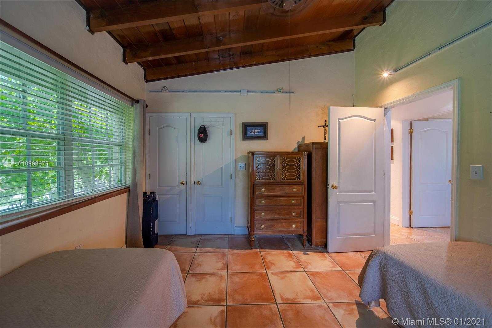 Small Image of 12125 SOUTH WEST 43RD ST, Miami Number 20