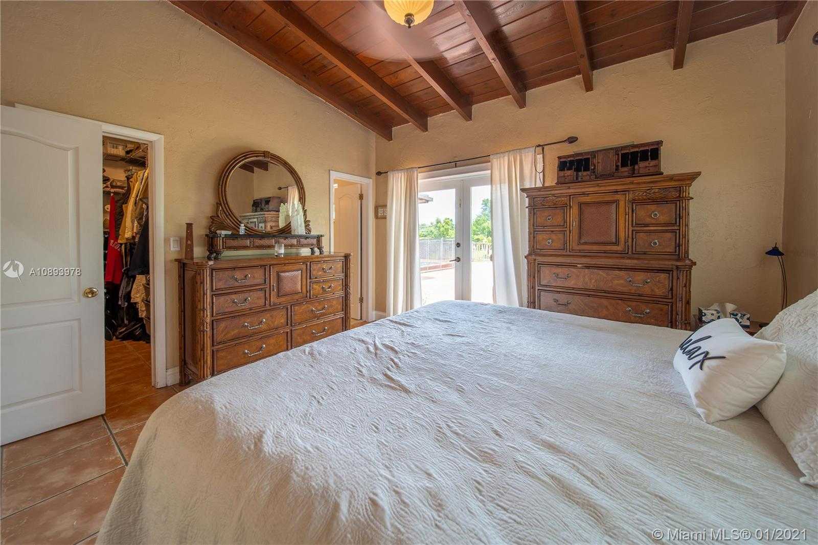 Small Image of 12125 SOUTH WEST 43RD ST, Miami Number 23