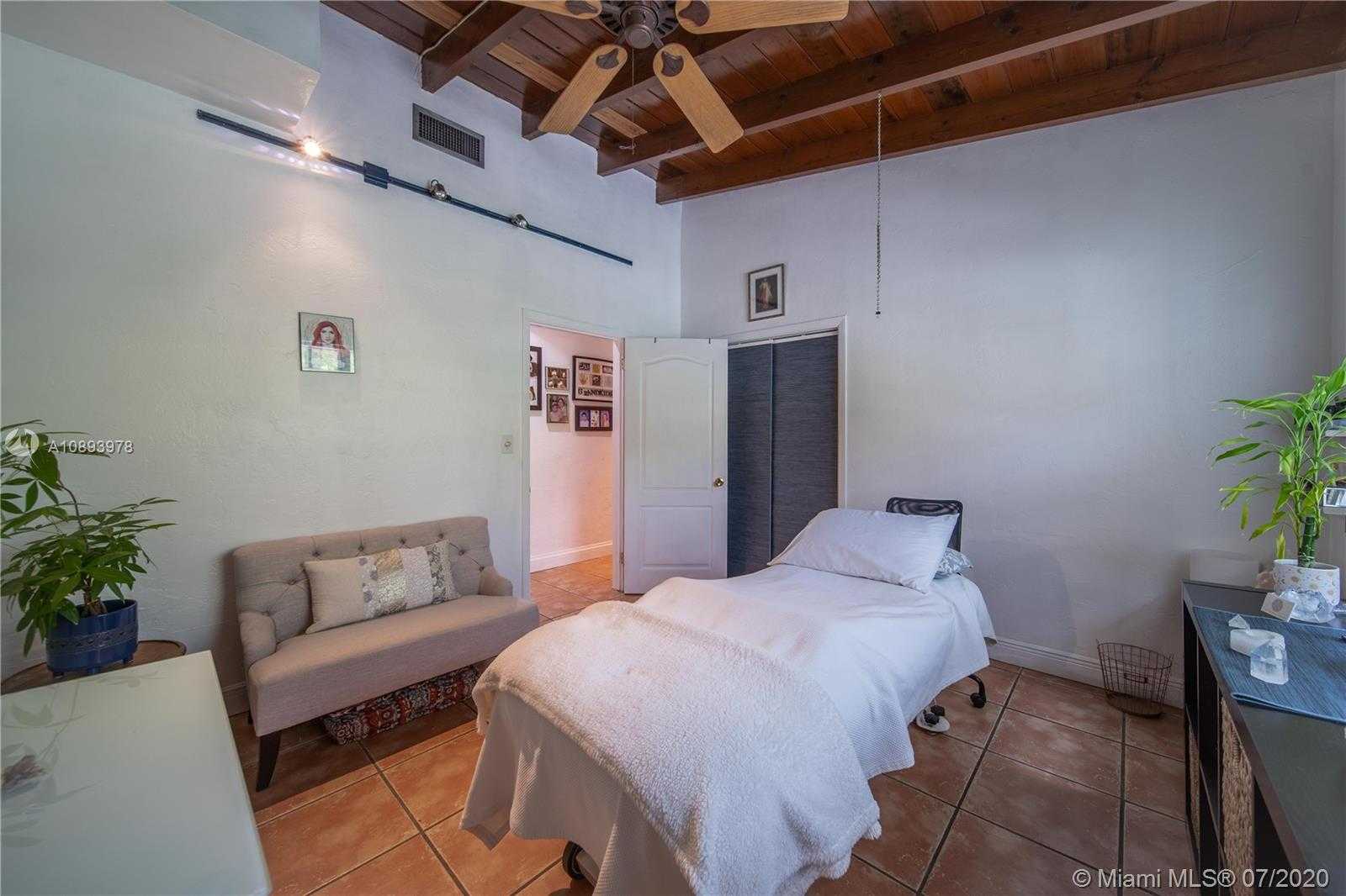Small Image of 12125 SOUTH WEST 43RD ST, Miami Number 24
